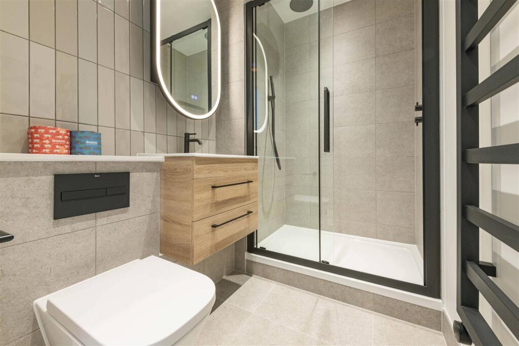 Additional image 12 of Glasswater Locks, Birmingham