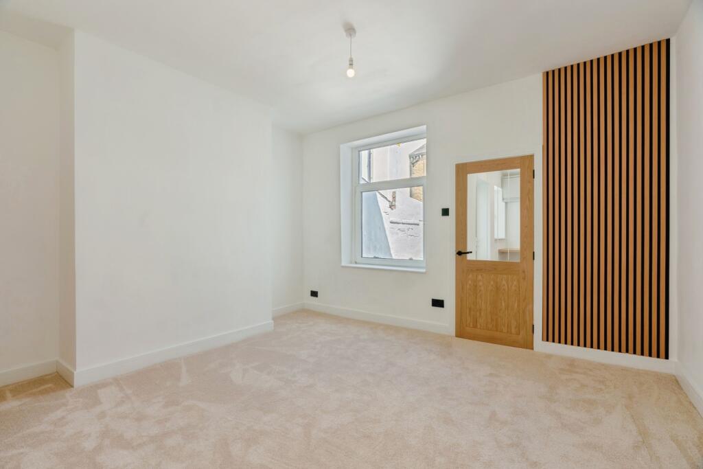 House in Burnley, Padiham - View 6