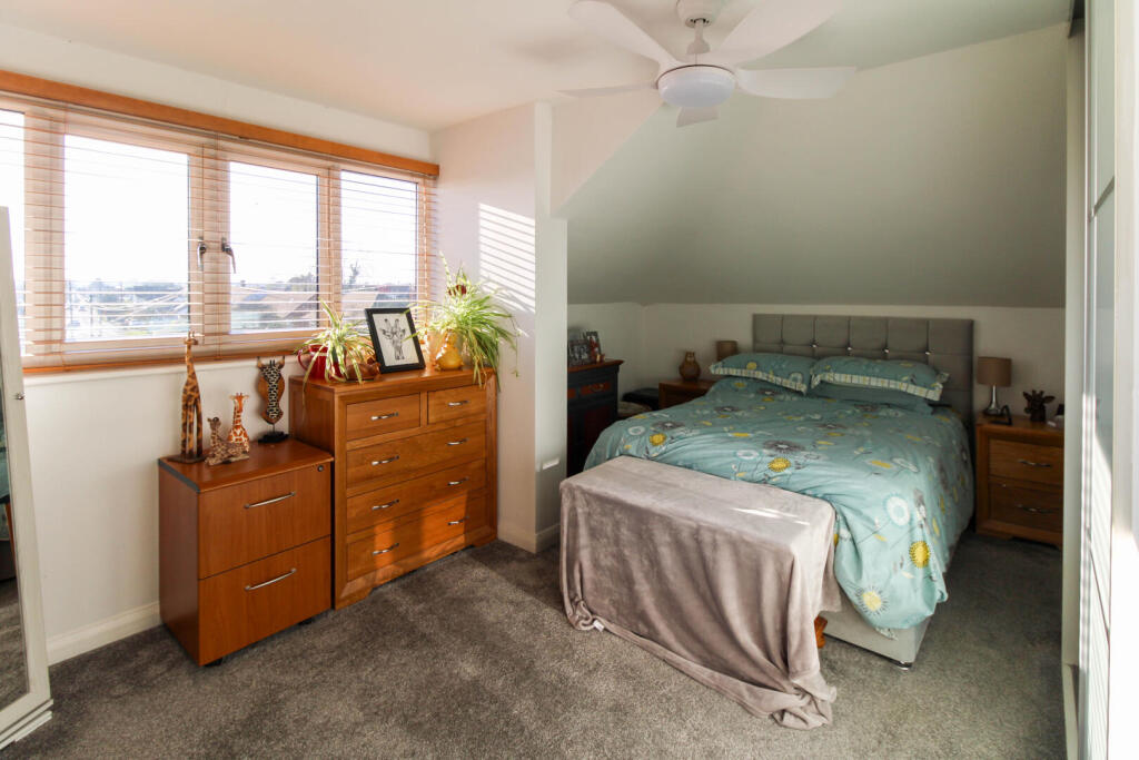 Apartment in Rochford, Hawkwell - View 5