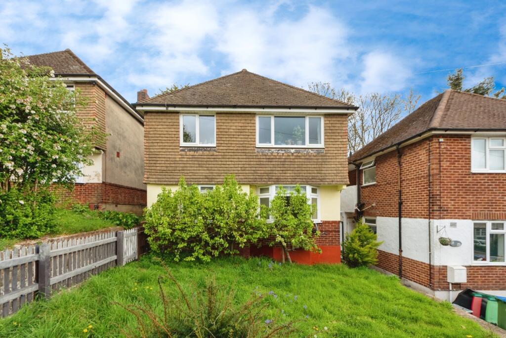 Main image of property: Vale Drive, Southampton, Hampshire, SO18