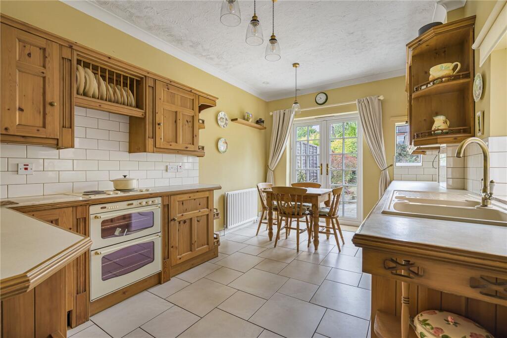 House in Dartford - More