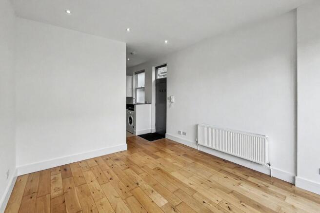 198 Upper Richmond Road West, London SW14 8AN