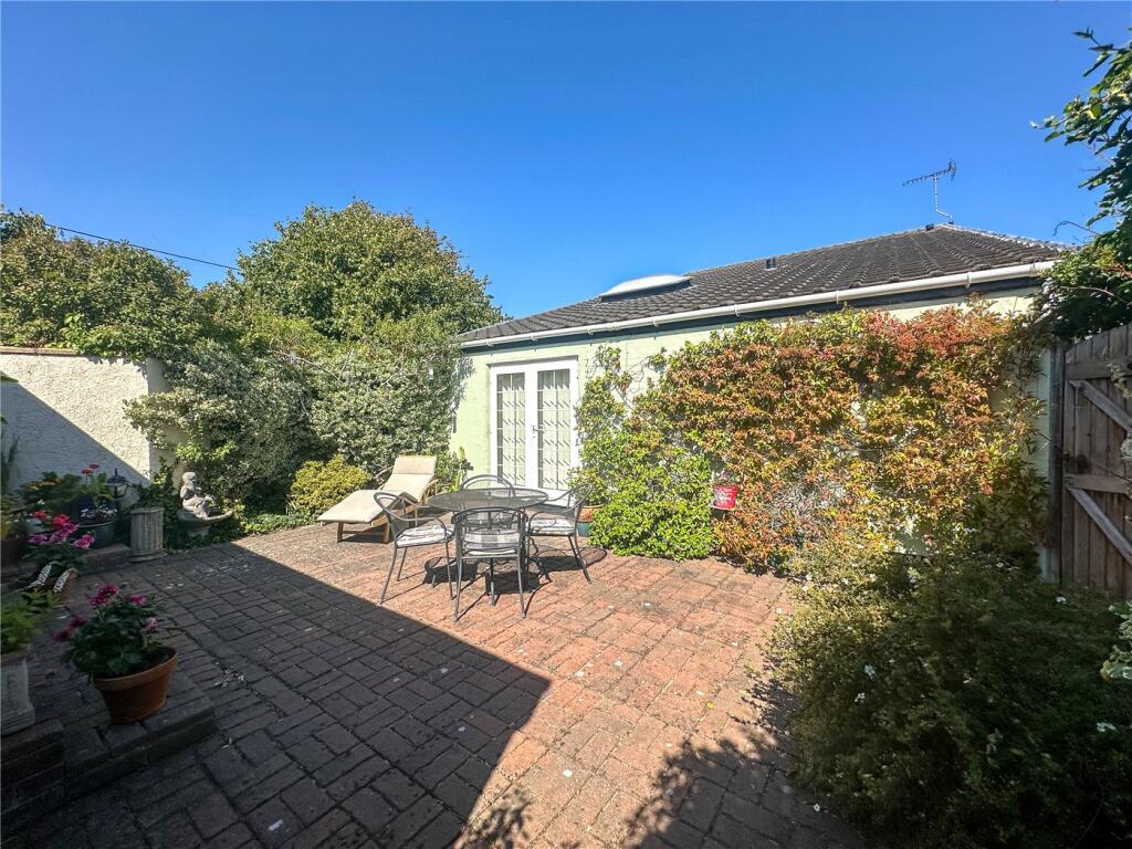 Nightingale Road, Lowestoft, Suffolk, NR33 photo 3