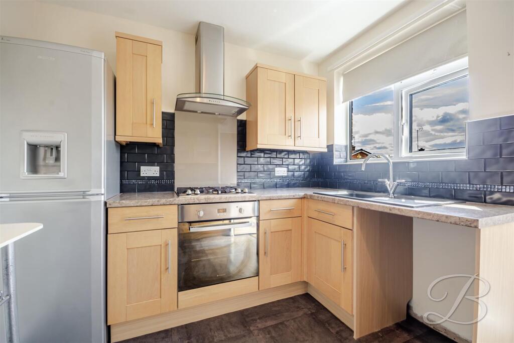 Roger Close, Sutton-In-Ashfield - View 6
