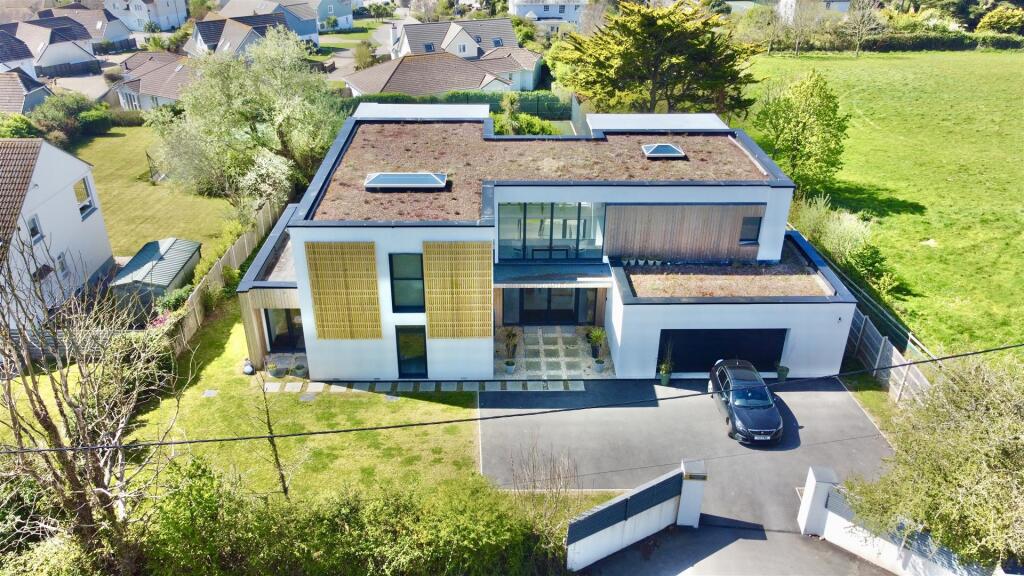 Main image of property: Edge of CROYDE
