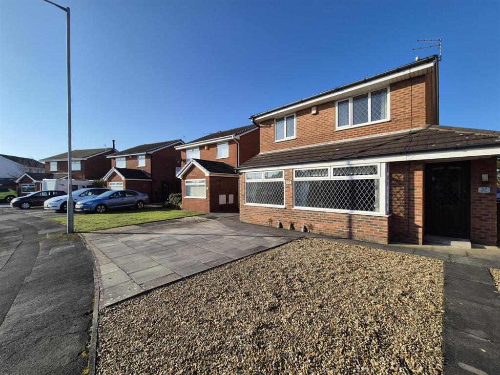 Frobisher Drive, Lytham St. Annes photo 2