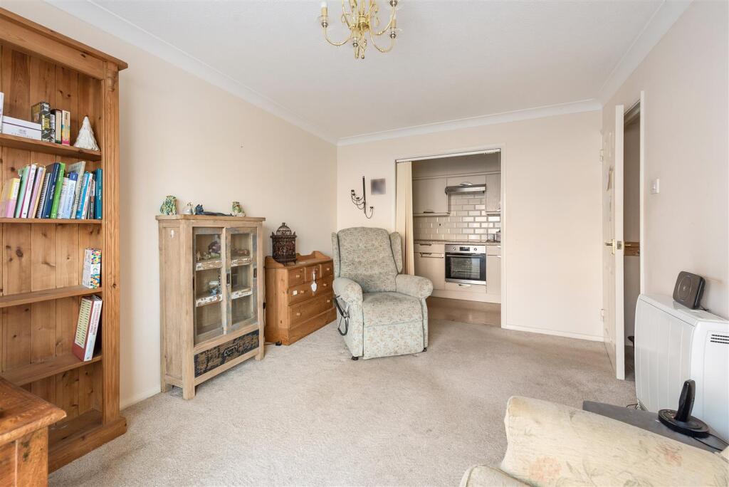 Woodlands Way, Andover photo 4