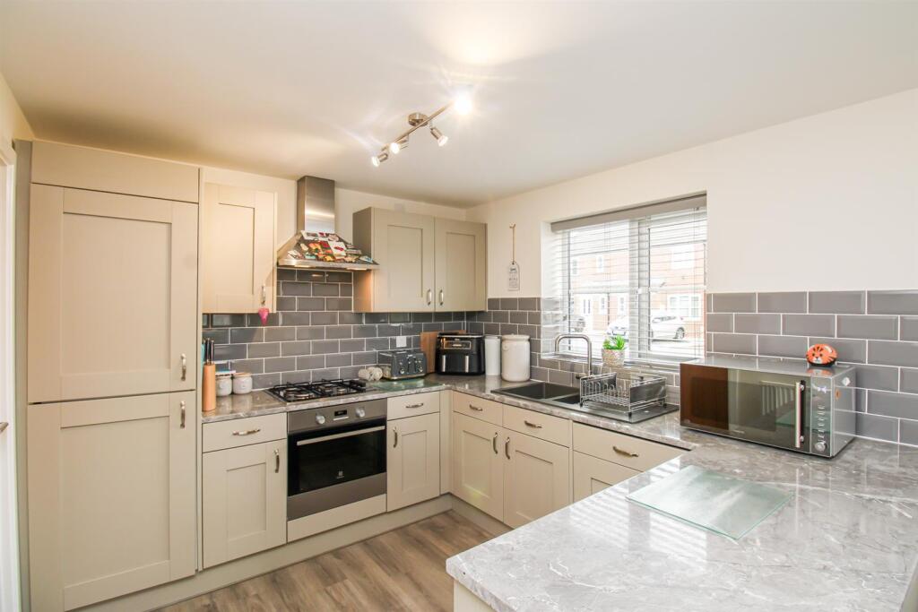 House in Wakefield - View 3
