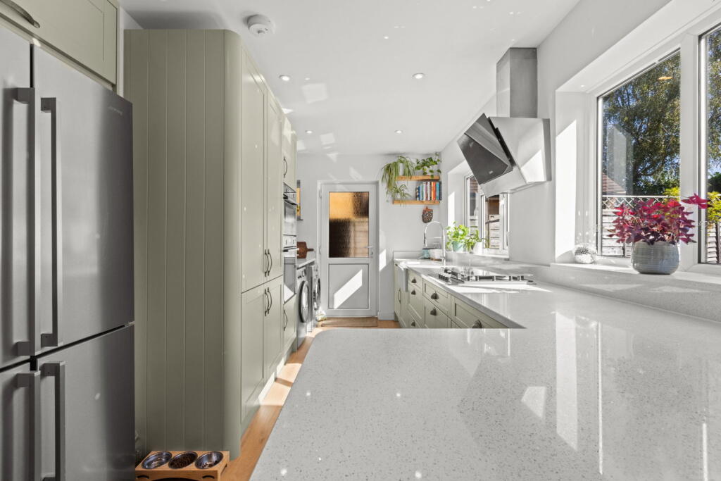 House in Guildford, Effingham - View 4