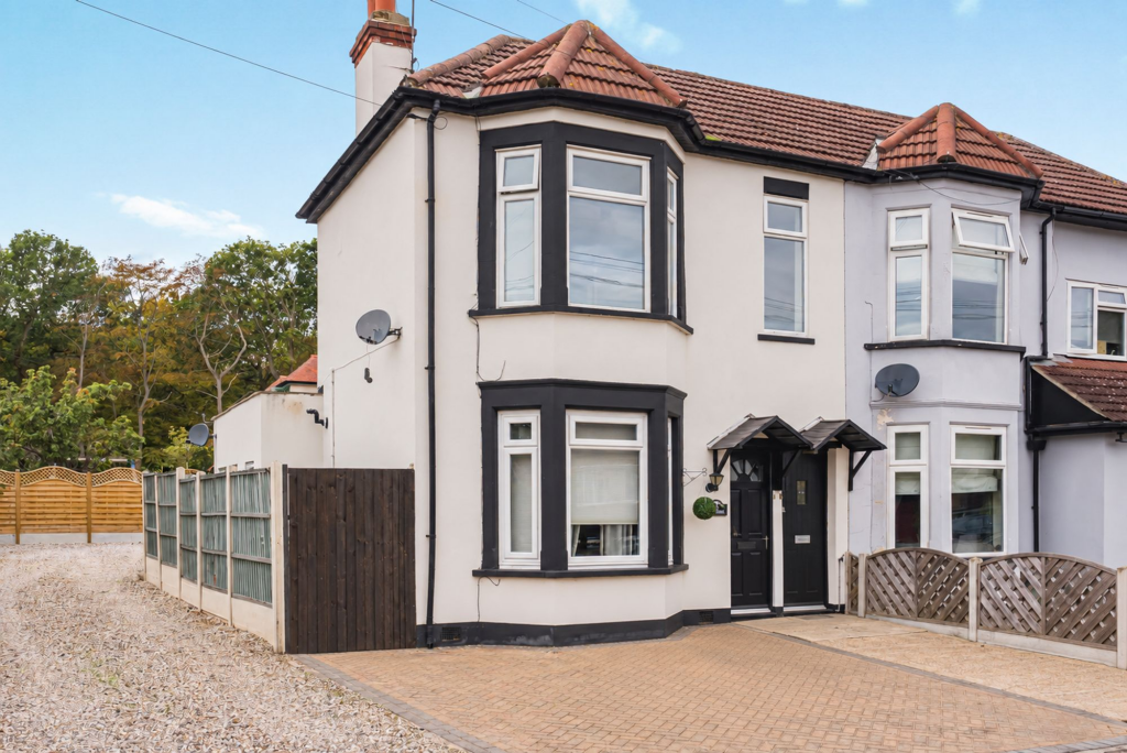 Apartment in Southend-on-Sea - View 4