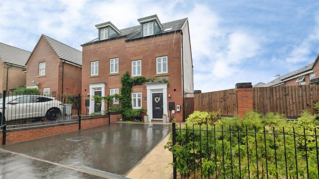 Main image of property: Lidgett Lane, Edwinstowe, Mansfield