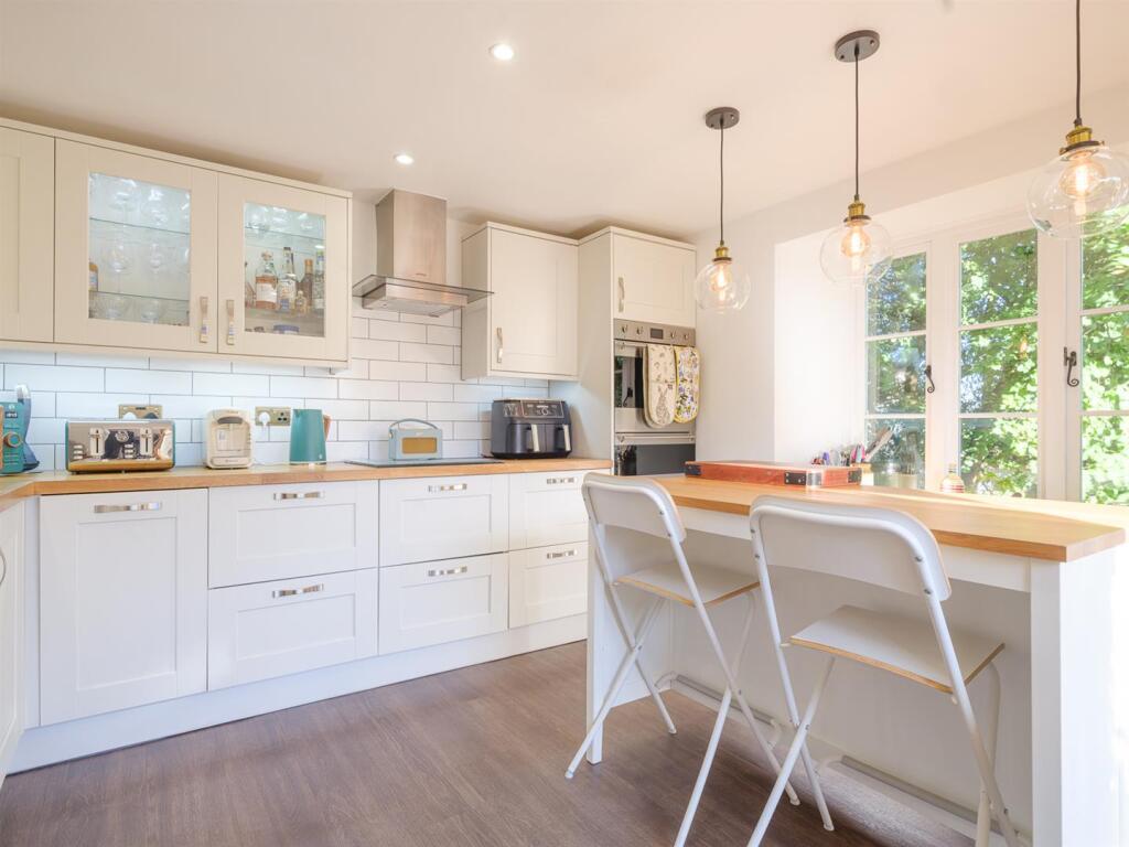 House in Chippenham, Hardenhuish, Sheldon - View 4