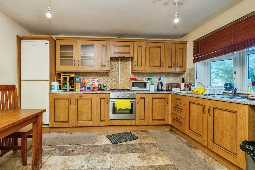 House in Birmingham, West Midlands - View 5
