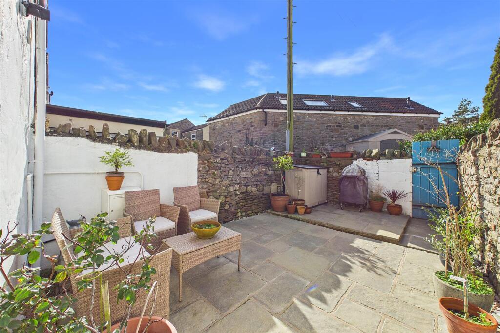 Central location within Clevedon photo 2