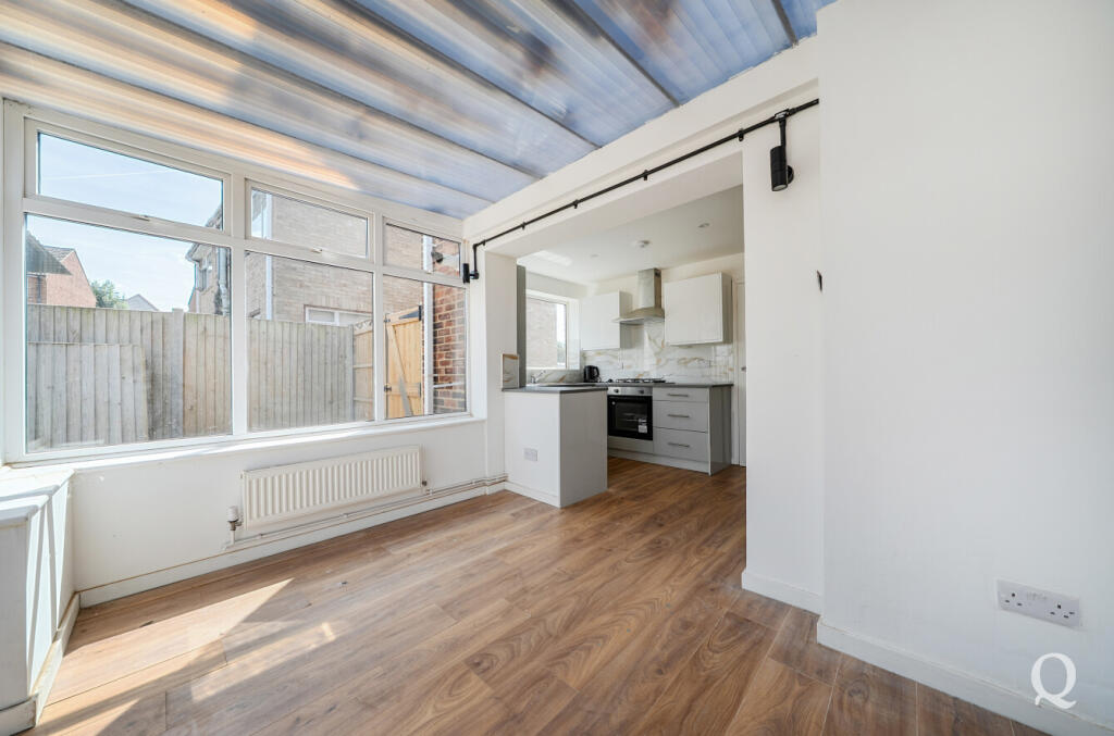 House in Swale, Grove Park, Milton Regis - View 5