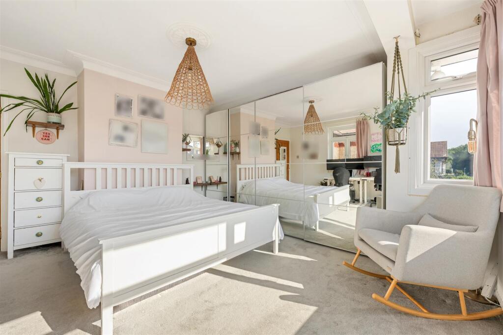 Apartment in Woodford Green, South Woodford - More