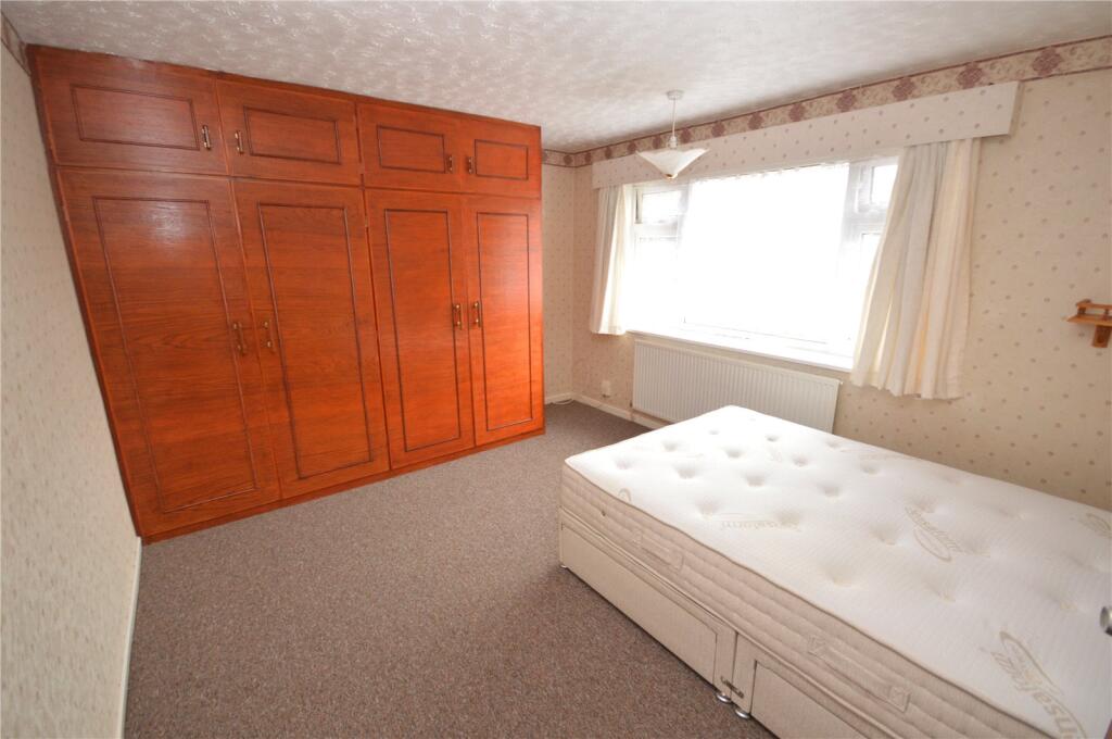 House in Luton - View 5