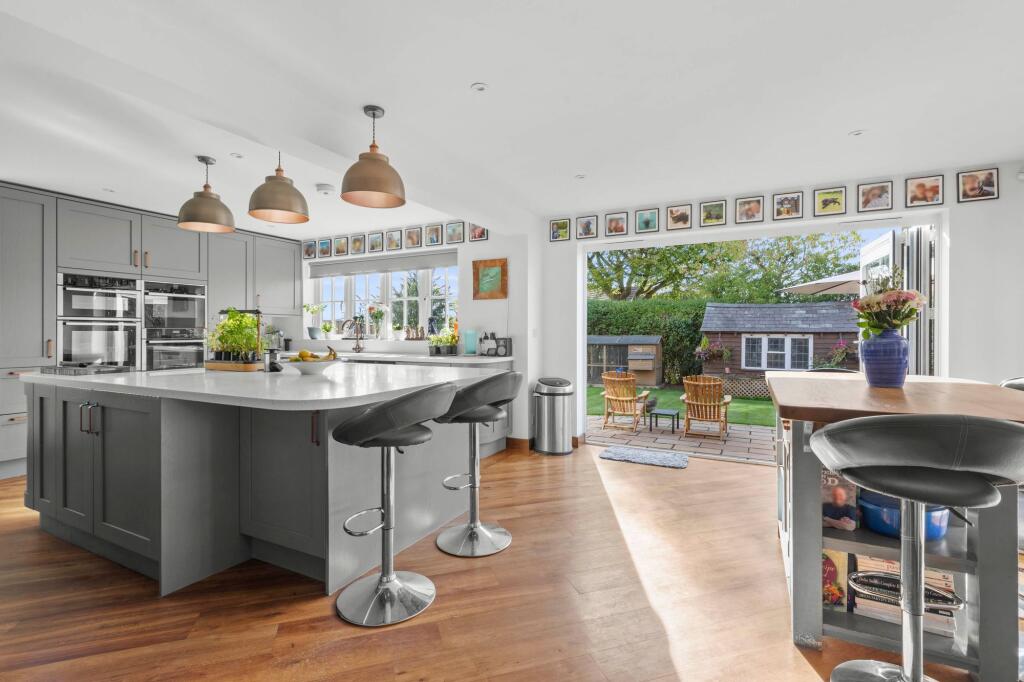 House in Lacey Green, Buckinghamshire - View 5