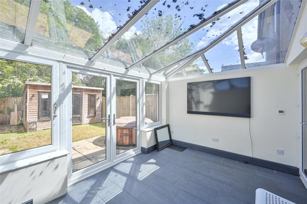 Pioneer Way, Stafford, Staffordshire, ST17 photo 4