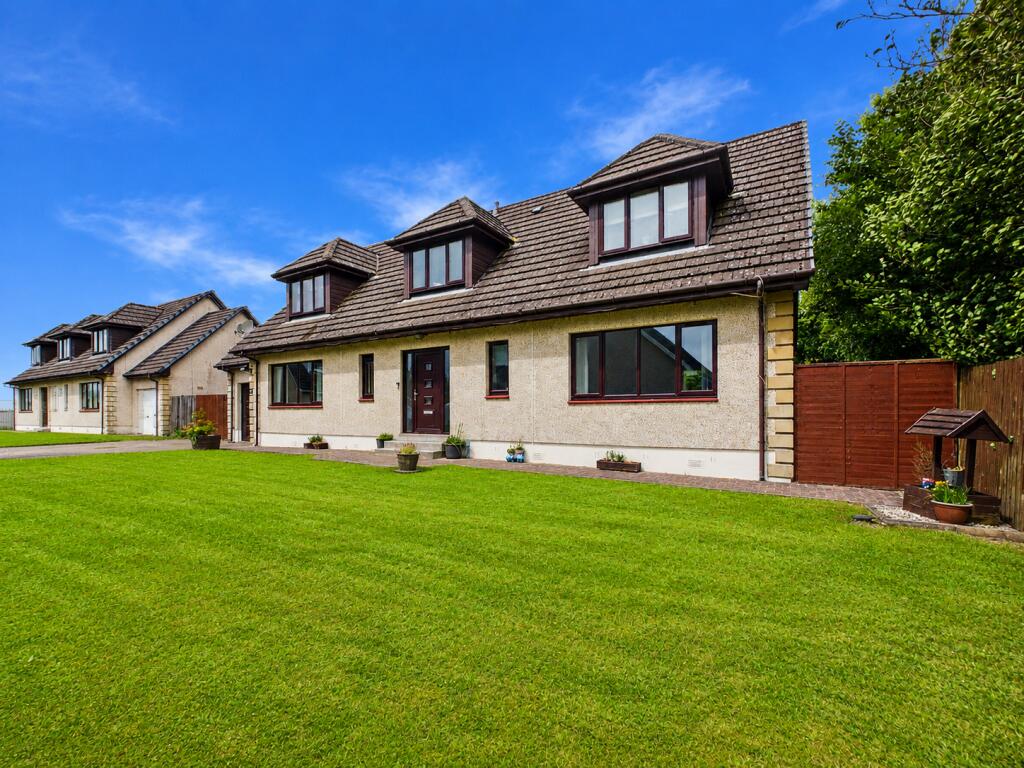 House in Wattston, Riggend - View 2