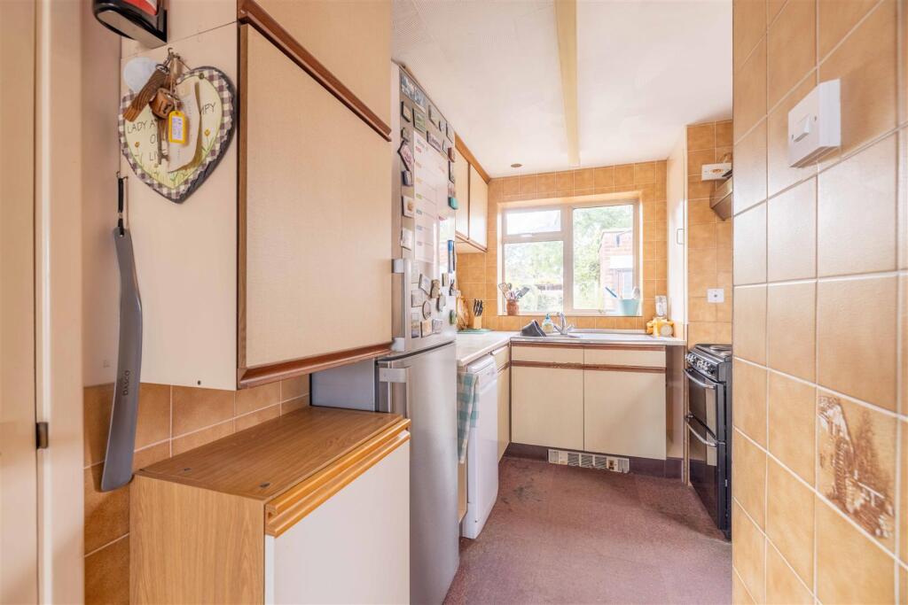 House in Slough - View 5