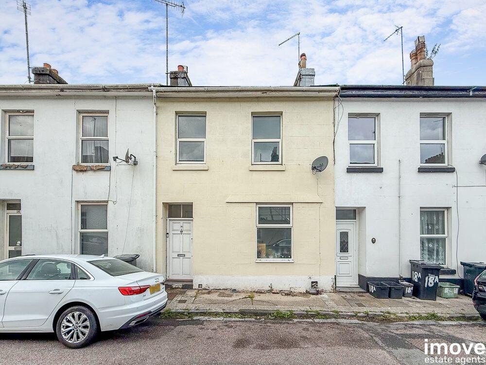 2-bed flat on Parkfield Road, Torquay, TQ1, £115,000