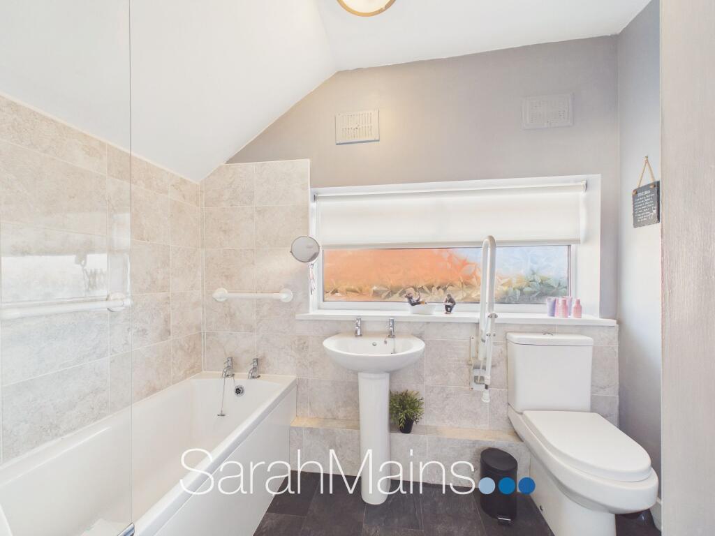 House in Newcastle upon Tyne - View 4