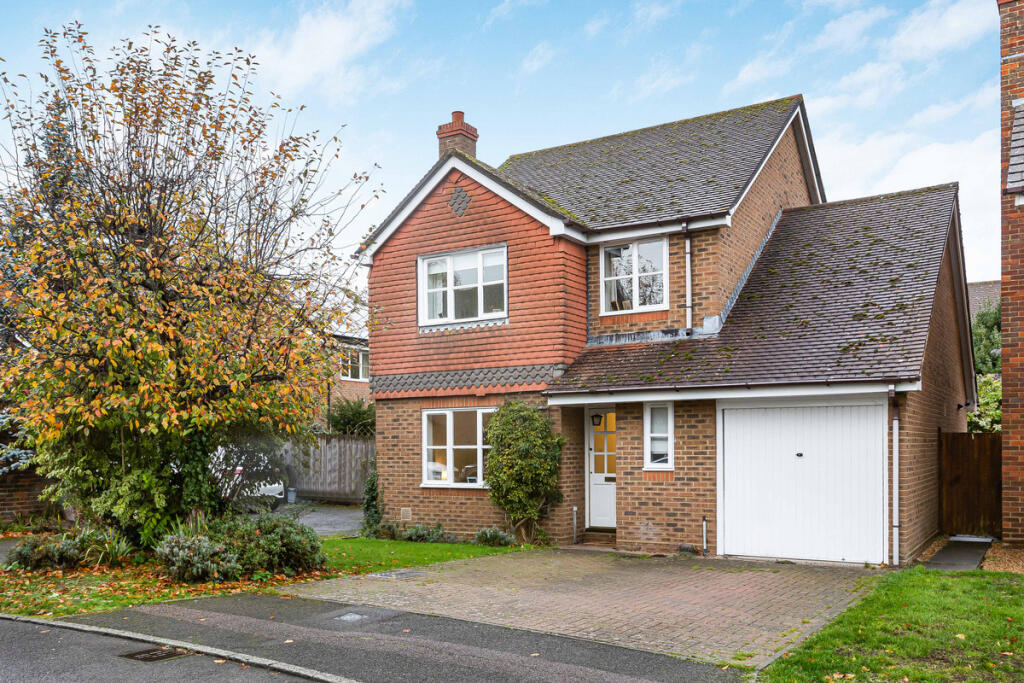 Main image of property: Queens Court, Bicester, OX26