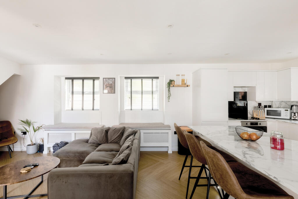 2-bed detached on Coach House, Handel Avenue, Bristol, £300,000