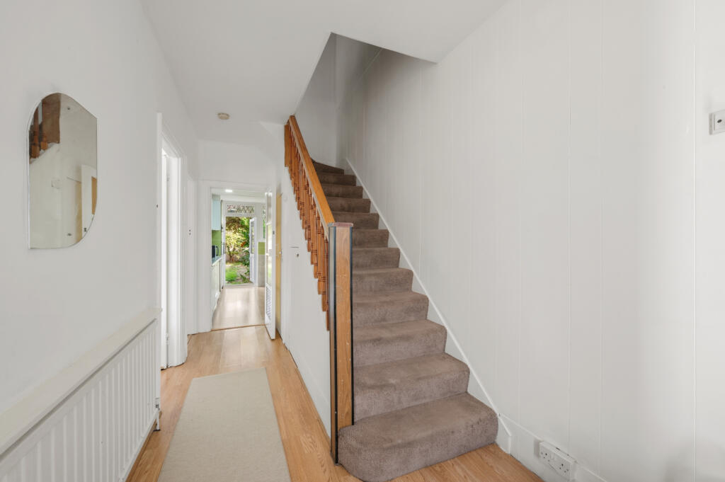 House in London, Merton Park - View 5
