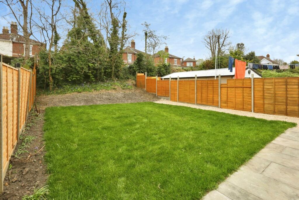 House in Southampton - View 3