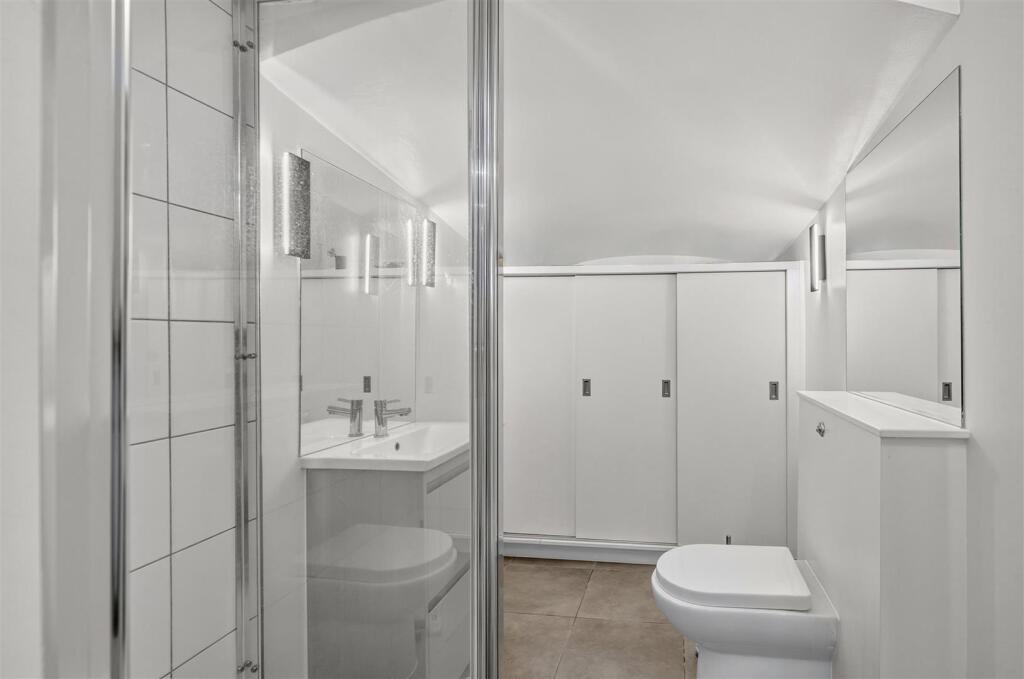 Apartment in London, West Kensington - View 5