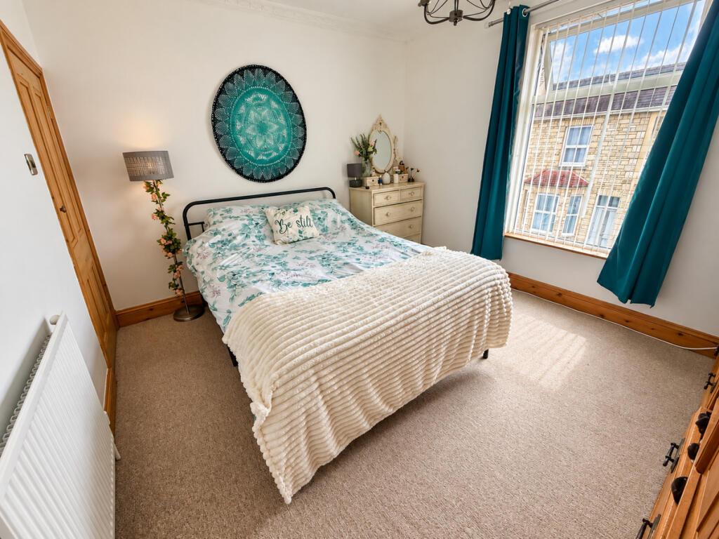 House in Plymouth, Ford - View 5