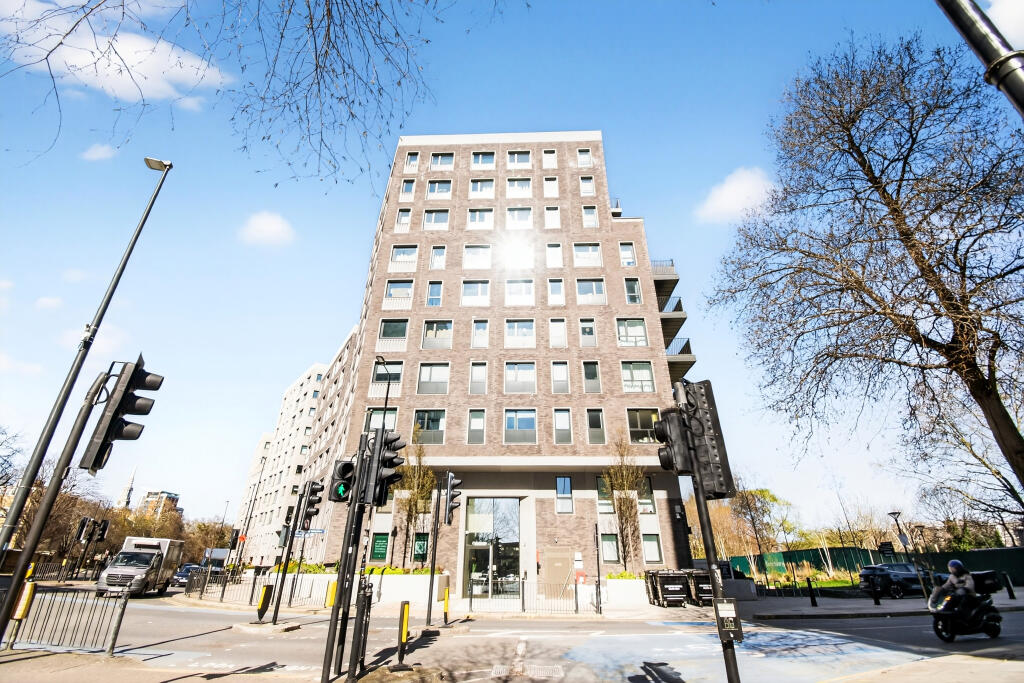 9 Escapade Place, London, E14 photo 3