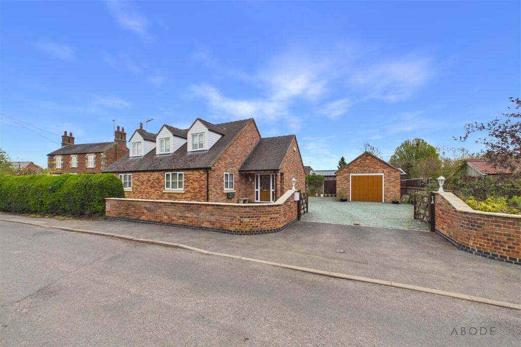 4-bed detached on Wyaston Road, Ashbourne, Derbyshire, £550,000