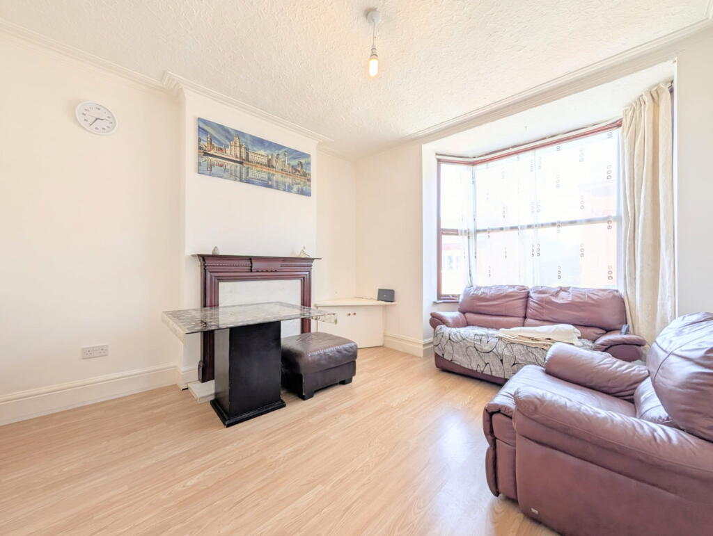 Apartment in Preston - View 5
