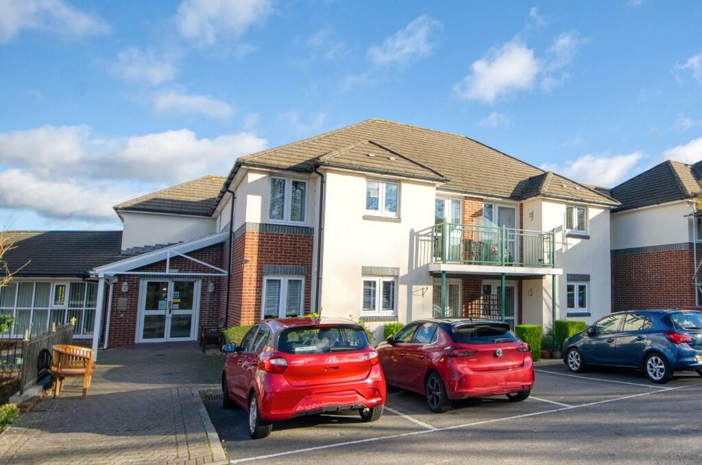 Main image of property: Kenilworth Gardens, West End, Hampshire, SO30
