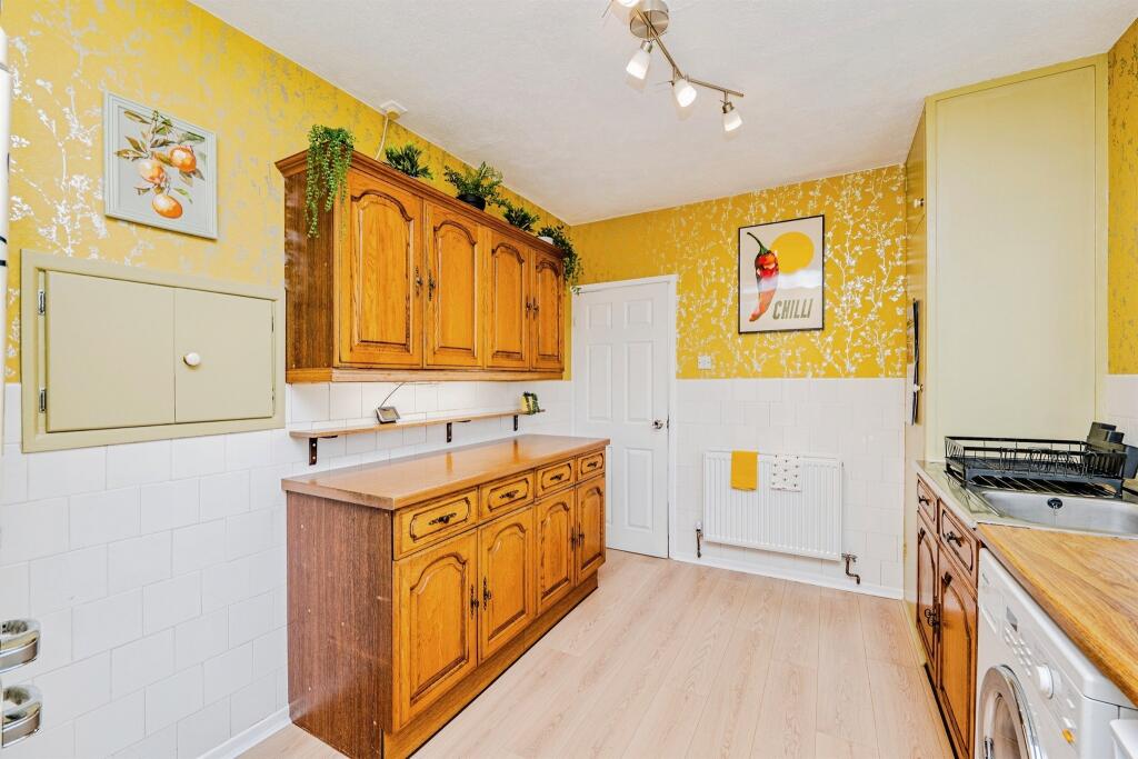 House in Laleston - More