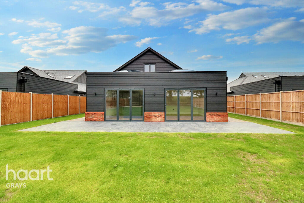 4-bed detached on Inglefield Road, Fobbing, £895,000
