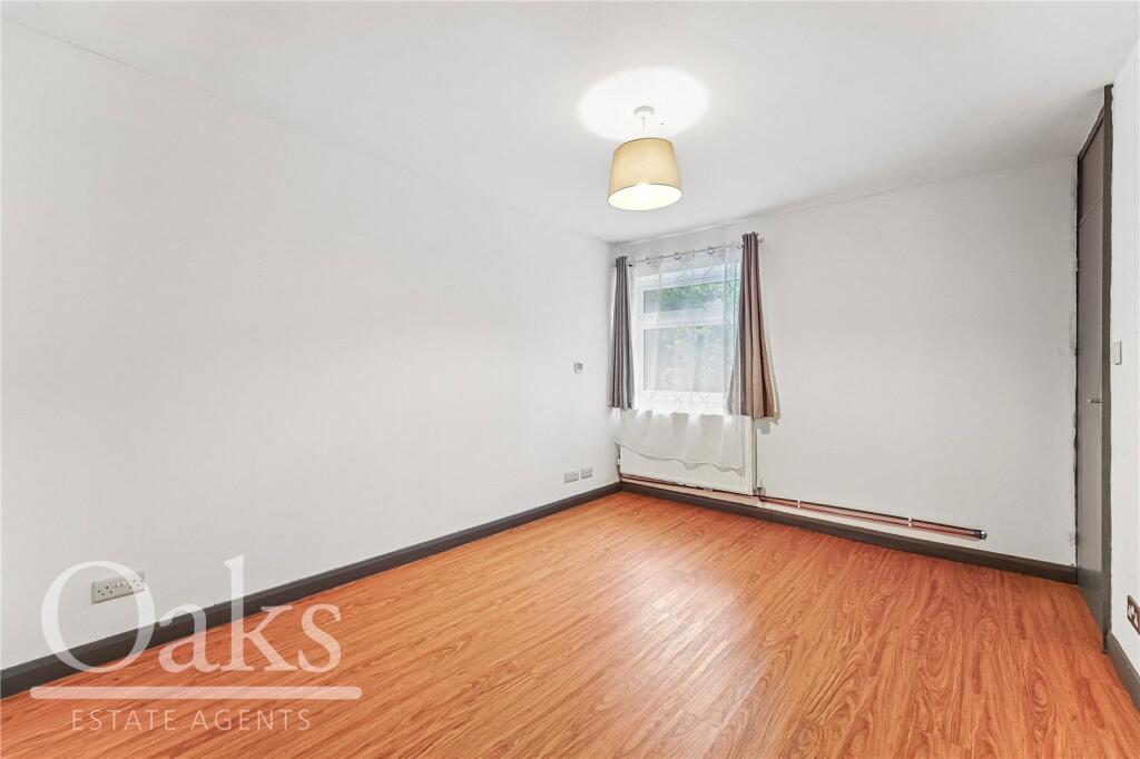 Apartment in Croydon - View 5