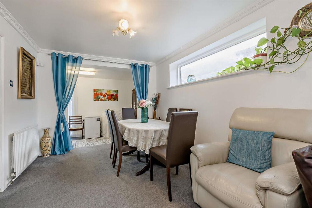 House in Slough - View 5