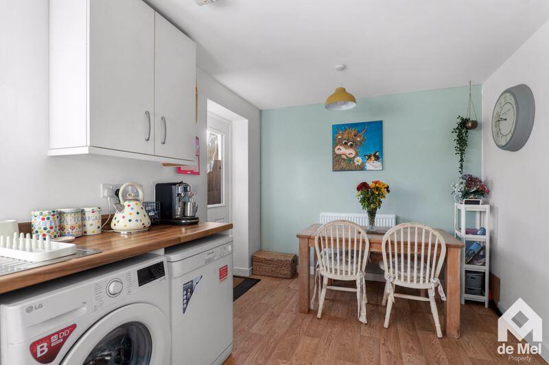 Geston Place, Twyning, Tewkesbury, GL20 photo 4