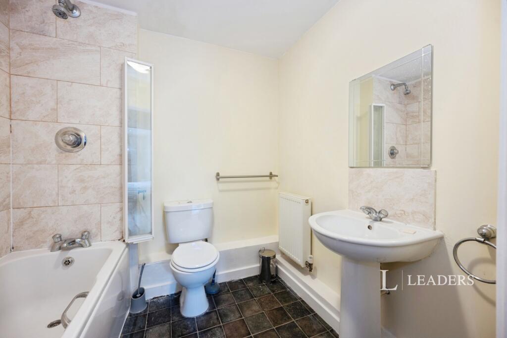 Apartment in Portsmouth - View 5