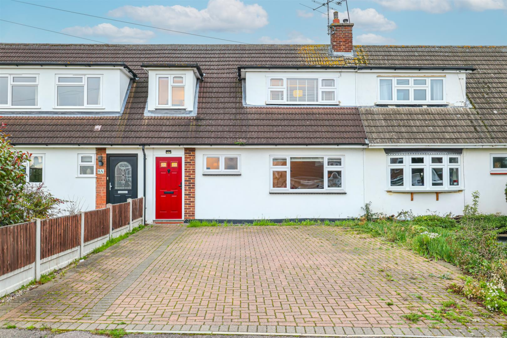 3-bed terraced on Willow Drive, Rayleigh, Essex, SS6 9LD, £390,000