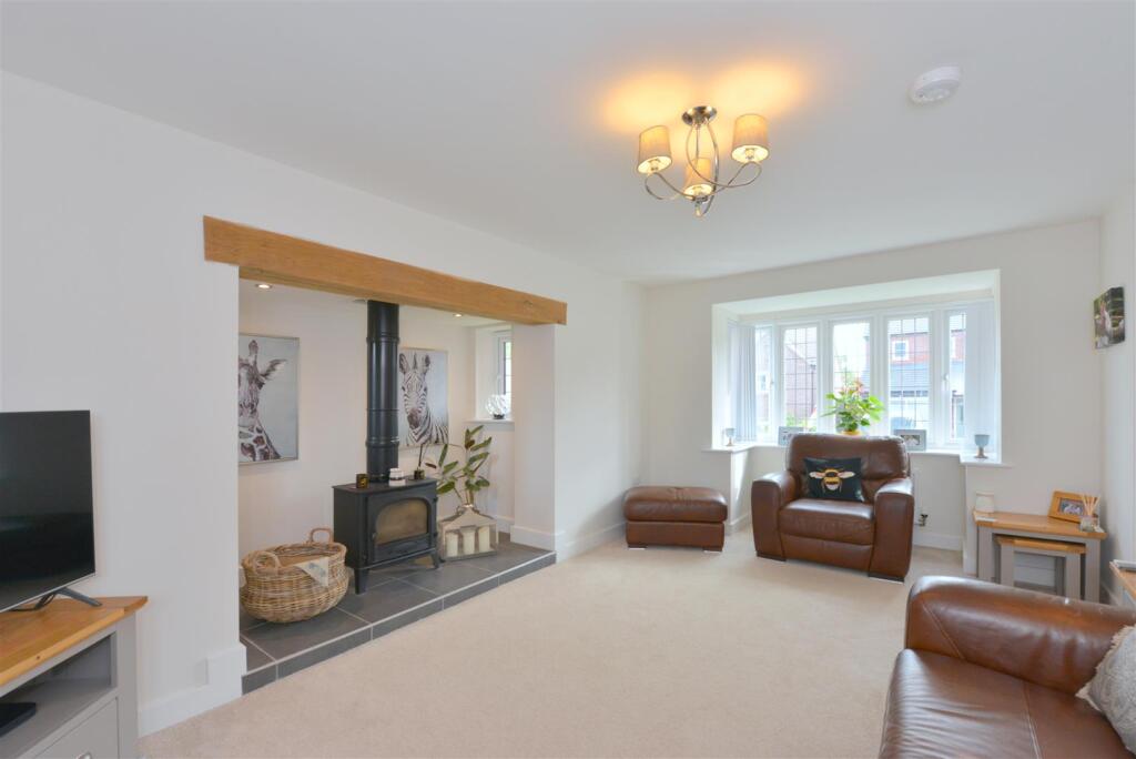 Wicket Avenue, Pontesbury, Shrewsbury photo 3