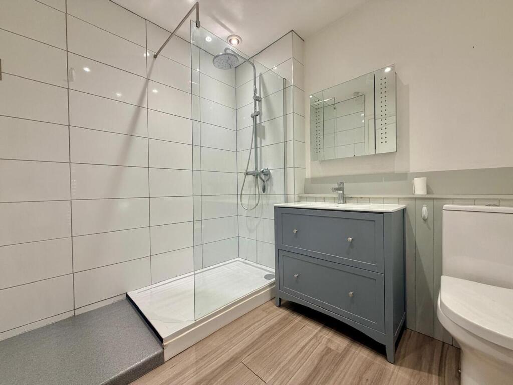 Apartment in Leeds, West Yorkshire - View 5