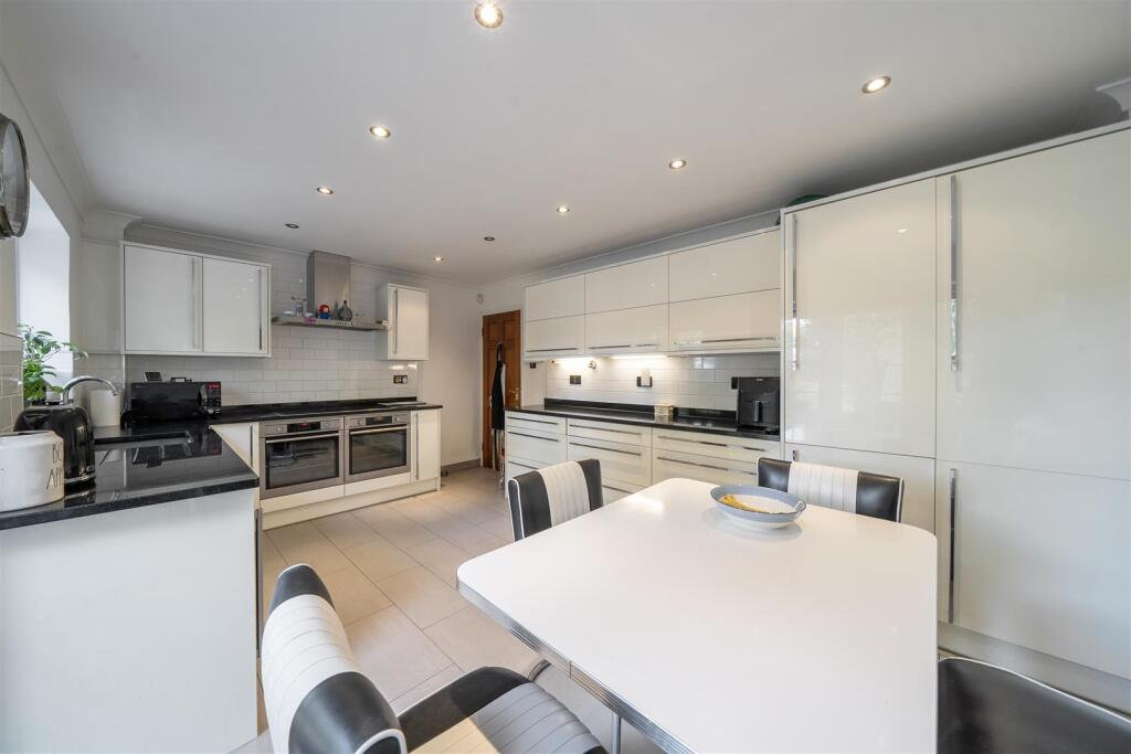 House in London - View 5