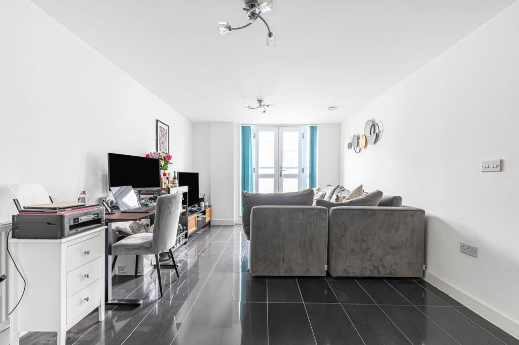 Main image of property: Garratt Lane, Earlsfield, London, SW18