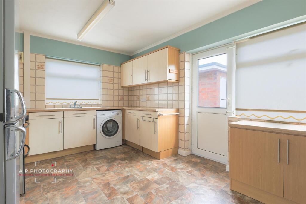 Gateway Avenue, Baldwins Gate photo 5