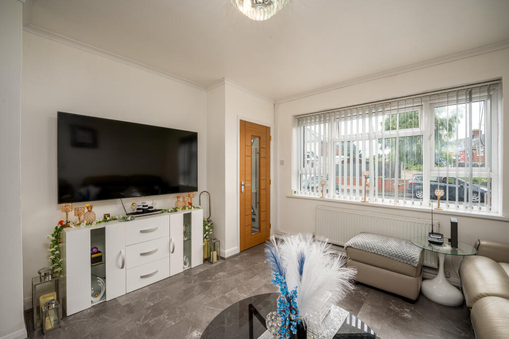 House in Sandwell, West Midlands - More